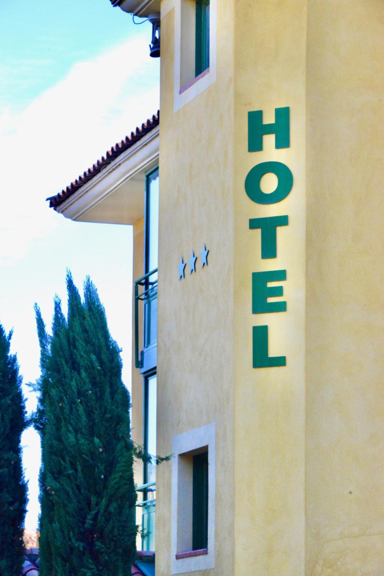 Best Western Gemenos En Provence Esterno foto